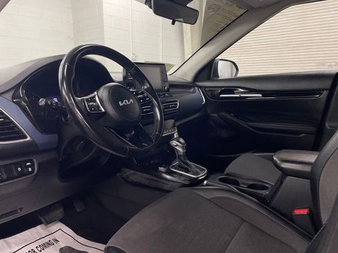 Used 2023 Kia Seltos S image 6