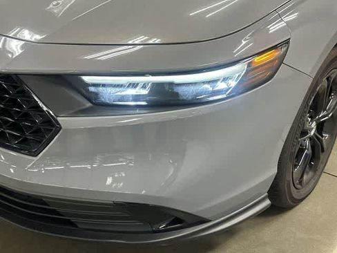 Used 2025 Honda Accord SE image 30