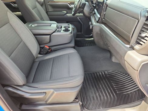 Used 2022 Chevrolet Silverado 1500 LT AWD/4WD image 27