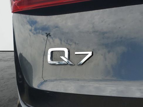 Used 2022 Audi Q7 2.0T Premium w/ Convenience Package AWD/4WD image 7