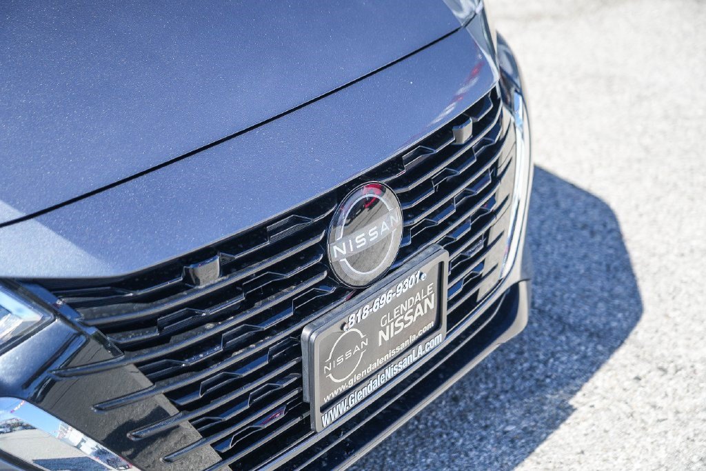 Used 2025 Nissan Sentra SV w/ All-Weather Package FWD image 3