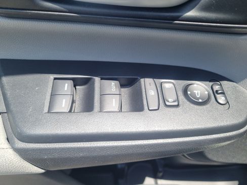 Used 2020 Honda CR-V LX image 23