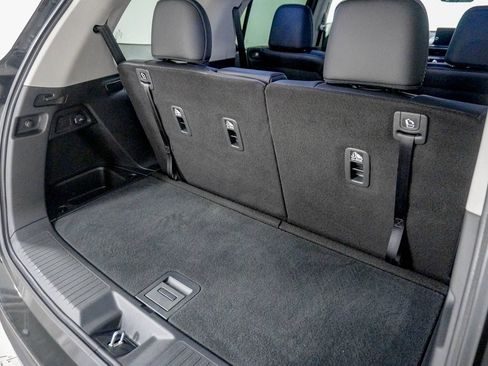 Used 2025 Honda Pilot EX-L image 9