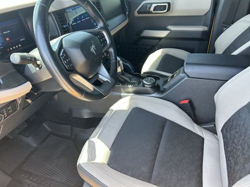 Used 2022 Ford Bronco Wildtrak image 9