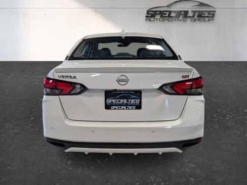 Used 2025 Nissan Versa SR FWD image 9