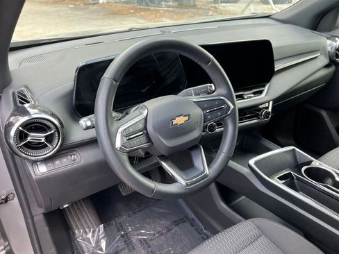 Used 2025 Chevrolet Equinox LT image 31