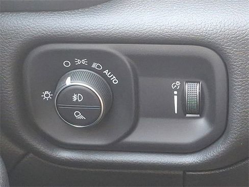 Used 2023 RAM 3500 Tradesman w/ Chrome Appearance Group image 23