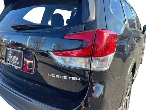 Used 2022 Subaru Forester Limited image 9