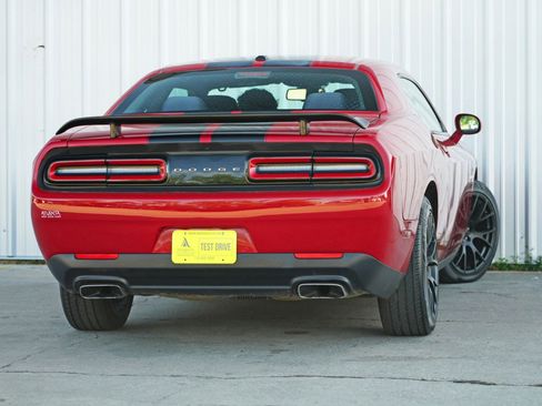 Used 2015 Dodge Challenger R/T w/ Quick Order Package 22B R/T image 4