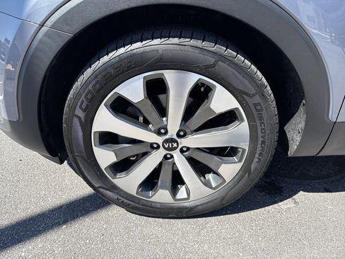 Certified 2021 Kia Telluride S AWD/4WD image 11
