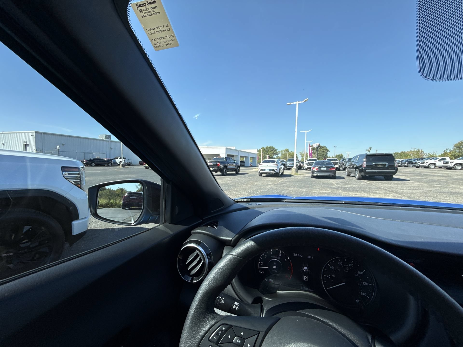 Used 2023 Nissan Kicks SR FWD image 14