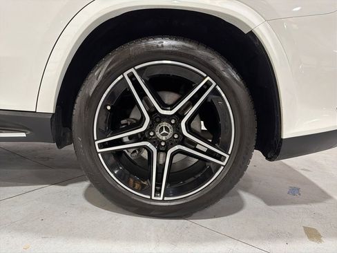 Used 2024 Mercedes-Benz GLS 450 4MATIC image 45