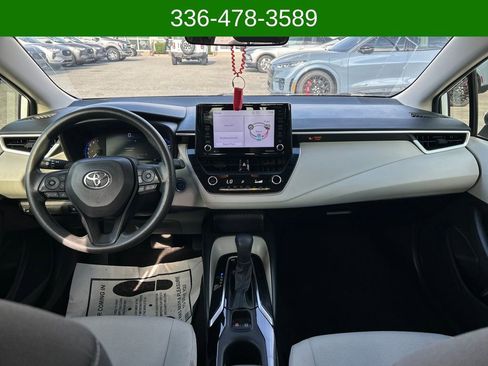 Used 2022 Toyota Corolla LE FWD image 12