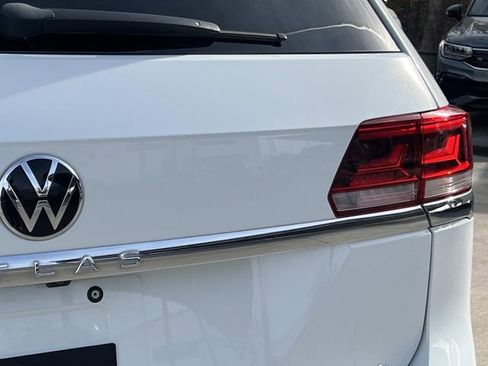 Used 2023 Volkswagen Atlas SE w/ Panoramic Sunroof Package image 5