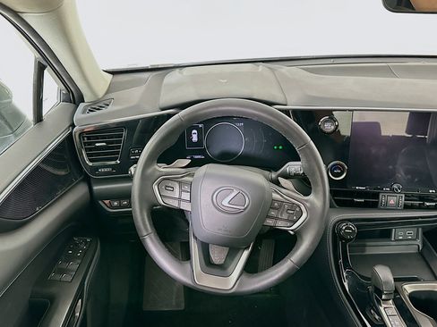 Used 2025 Lexus NX 250 FWD image 18