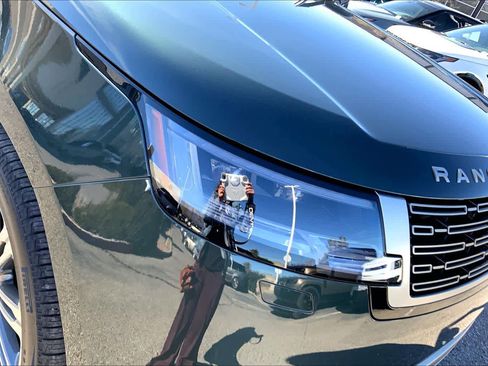 New 2025 Land Rover Range Rover Long Wheelbase SE image 13