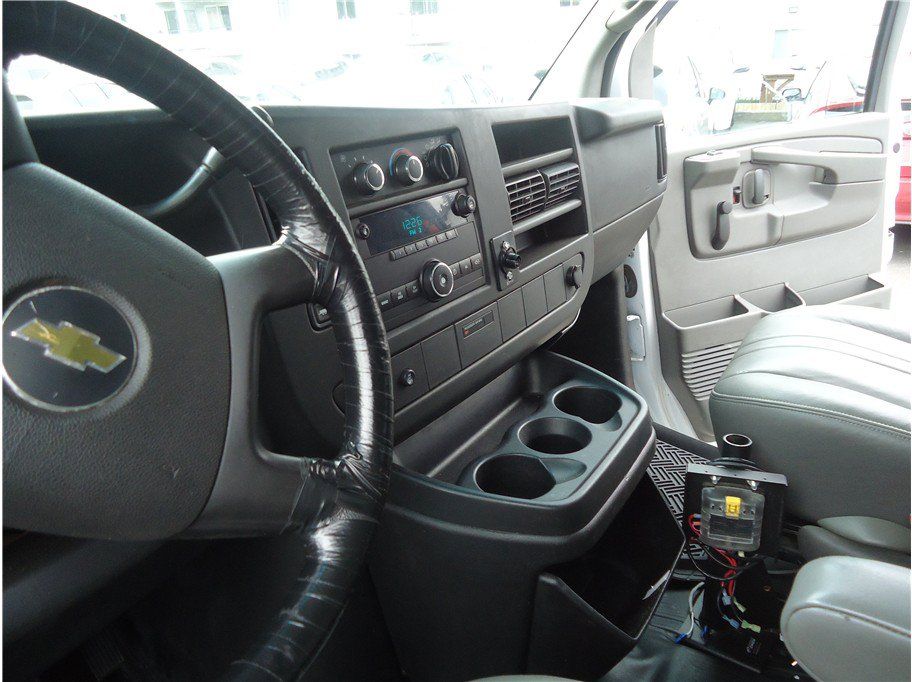 Used 2014 Chevrolet Express 1500 RWD image 12