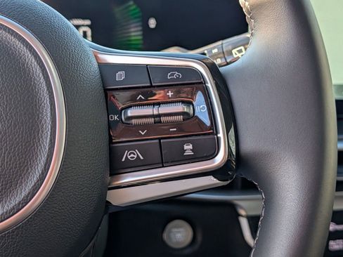 Used 2025 Kia Sorento S w/ Panoramic Sunroof Package image 32