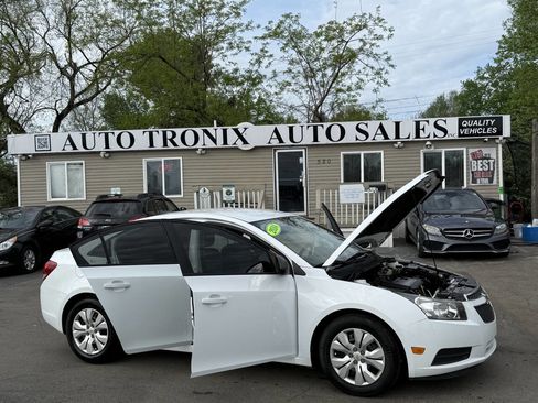 Used 2014 Chevrolet Cruze LS image 20
