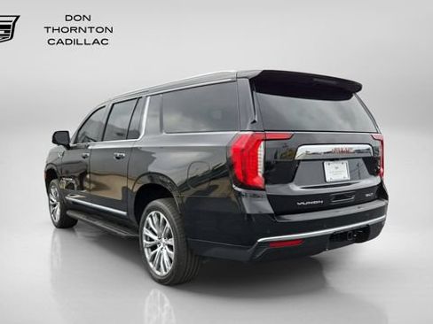 Used 2022 GMC Yukon XL SLT w/ SLT Premium Package AWD/4WD image 3