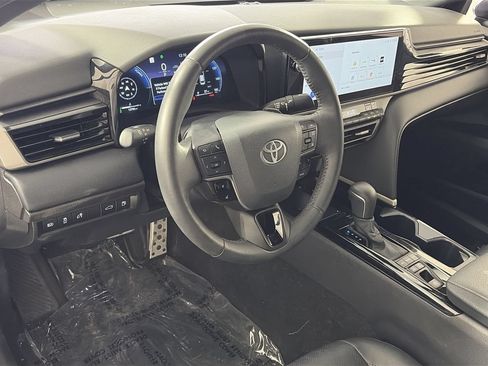 Used 2025 Toyota Camry XSE FWD image 10