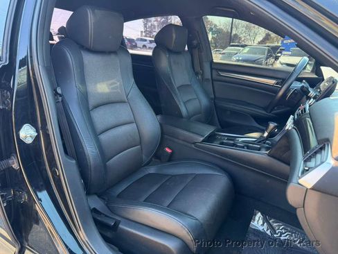 Used 2018 Honda Accord Sport image 13