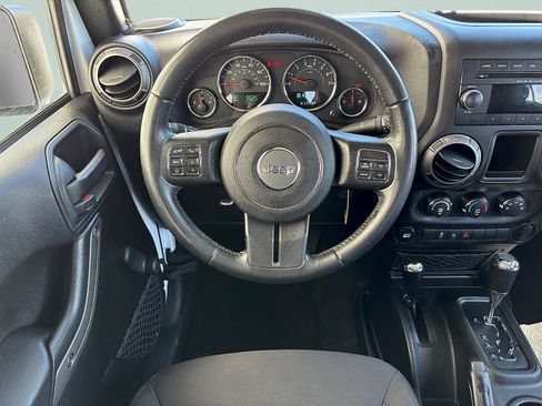 Used 2018 Jeep Wrangler Unlimited Sport w/ Connectivity Group AWD/4WD image 22