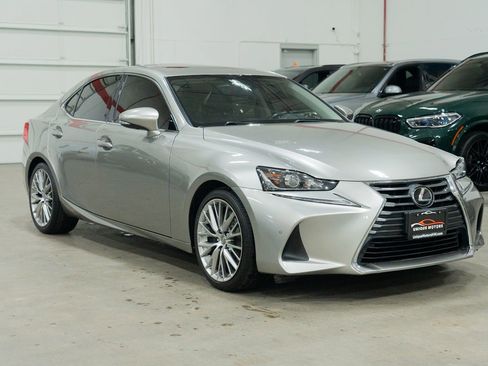 Used 2018 Lexus IS 300 AWD image 10