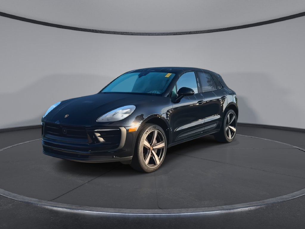 Used 2024 Porsche Macan AWD/4WD image 4