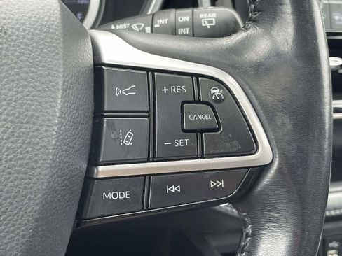 Certified 2022 Toyota Highlander XLE image 23