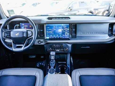 Used 2024 Ford Bronco Wildtrak image 12