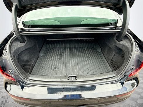 Used 2022 Volvo S60 T8 Inscription image 30