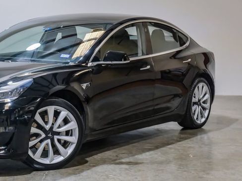 Used 2019 Tesla Model 3 Standard Range Plus image 8
