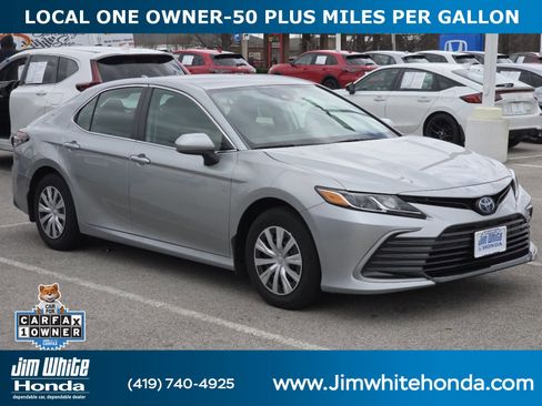 Used 2024 Toyota Camry LE image 1