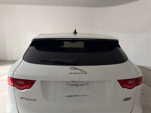 Used 2020 Jaguar F-PACE Premium image 28