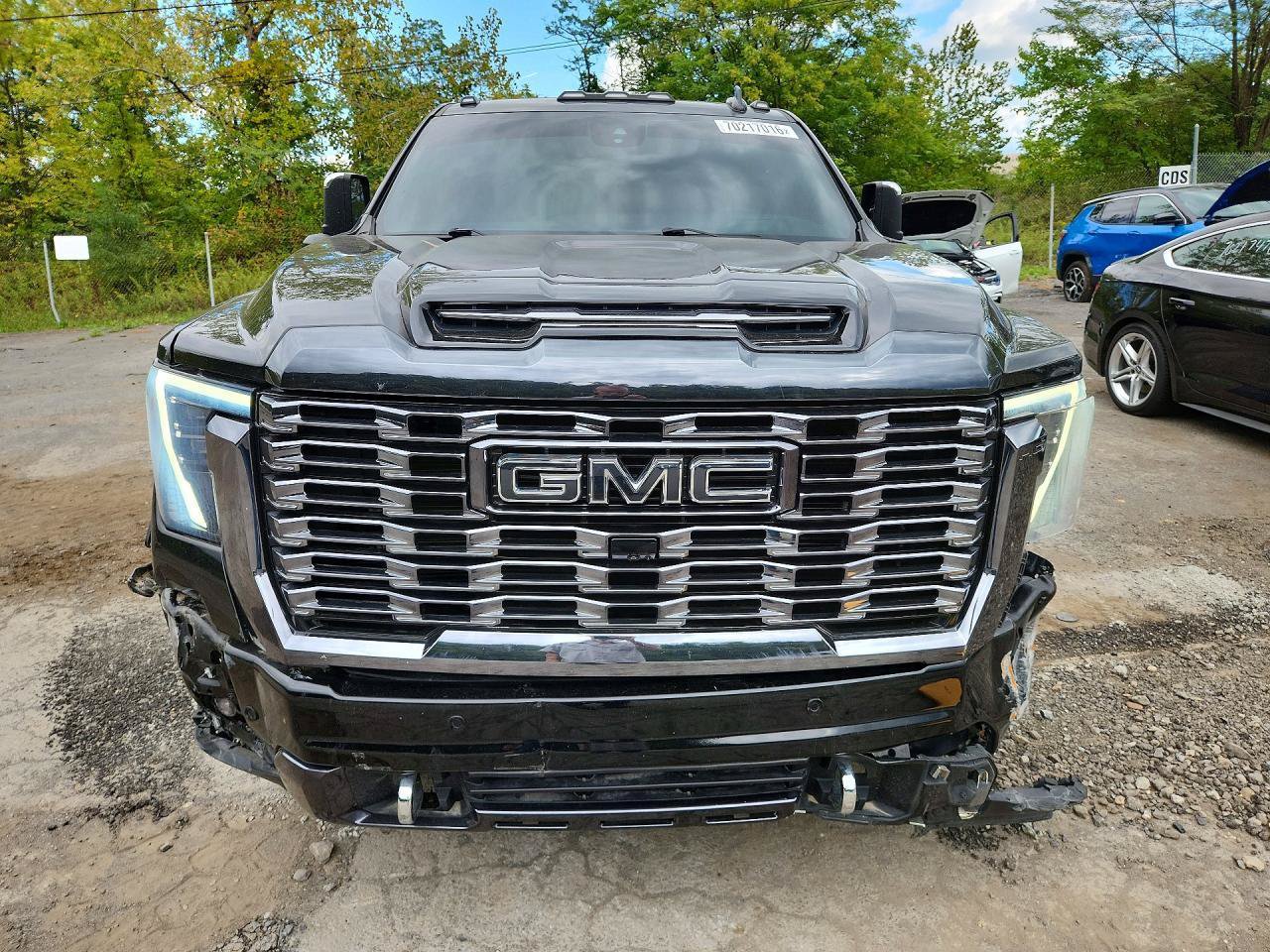 Used 2024 GMC Sierra 3500 Denali Ultimate AWD/4WD image 2
