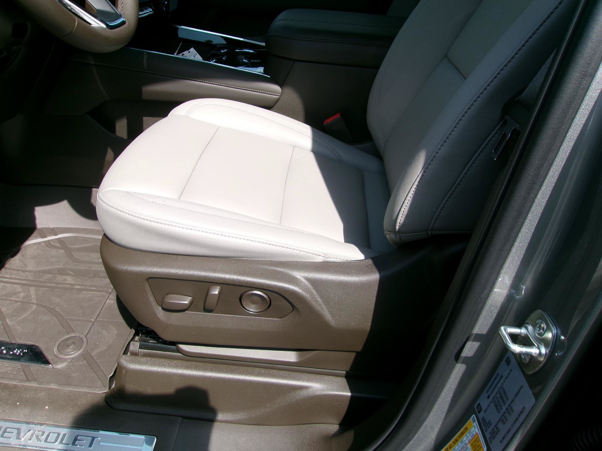 New 2026 Chevrolet Tahoe Z71 w/ Comfort Package AWD/4WD image 10