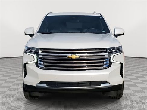 Used 2024 Chevrolet Suburban High Country image 2