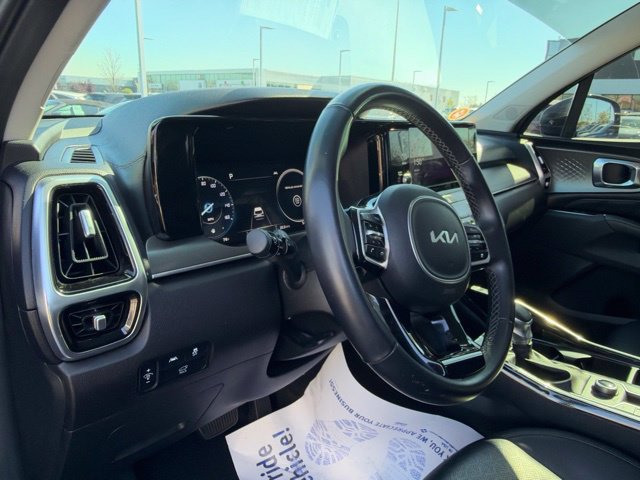 Used 2023 Kia Sorento SX AWD/4WD image 9