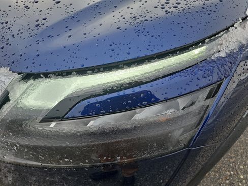 Certified 2025 Nissan Pathfinder SV image 9