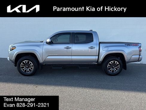 Used 2021 Toyota Tacoma TRD Off-Road image 4