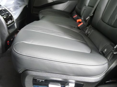 Used 2026 BMW X7 M60i image 15