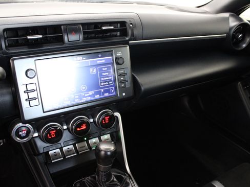 Used 2025 Toyota GR86 Premium RWD image 15