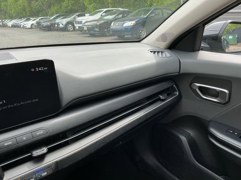 Used 2025 Kia K4 FWD image 31