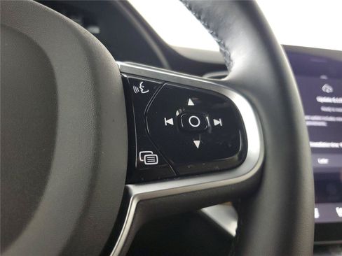 Certified 2026 Volvo XC90 B6 Plus AWD/4WD image 24