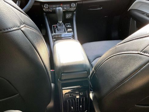 Used 2025 Jeep Compass Limited AWD/4WD image 10