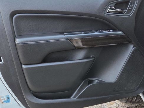 Used 2017 GMC Canyon SLE image 10