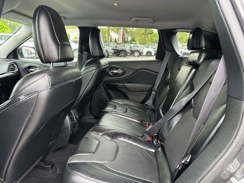 Used 2023 Jeep Cherokee Altitude Lux AWD/4WD image 7