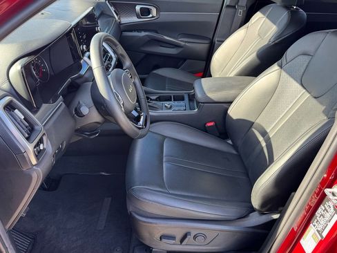 Used 2023 Kia Sorento S w/ Panoramic Sunroof Package image 10