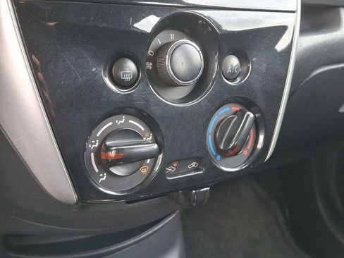 Used 2015 Nissan Versa Note SV FWD image 15